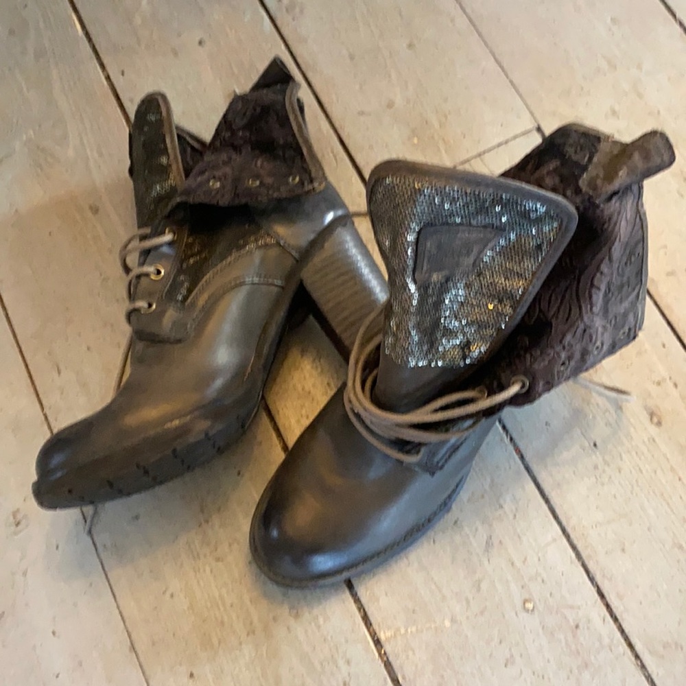 Brown sequin Bunker boots